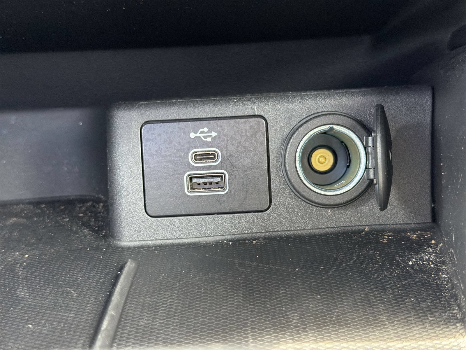 Certified 2024 Ford Escape Active AWD/4WD image 30