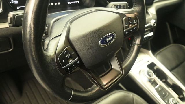 Certified 2020 Ford Explorer XLT w/ Equipment Group 202A AWD/4WD image 15