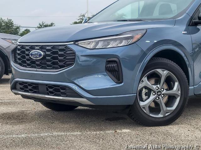 Certified 2023 Ford Escape ST-Line w/ Tech Pack #1 AWD/4WD image 2