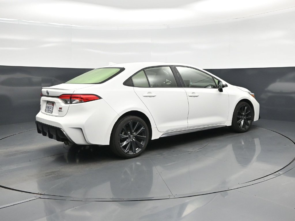 Used 2025 Toyota Corolla SE w/ SE Premium Package FWD image 26