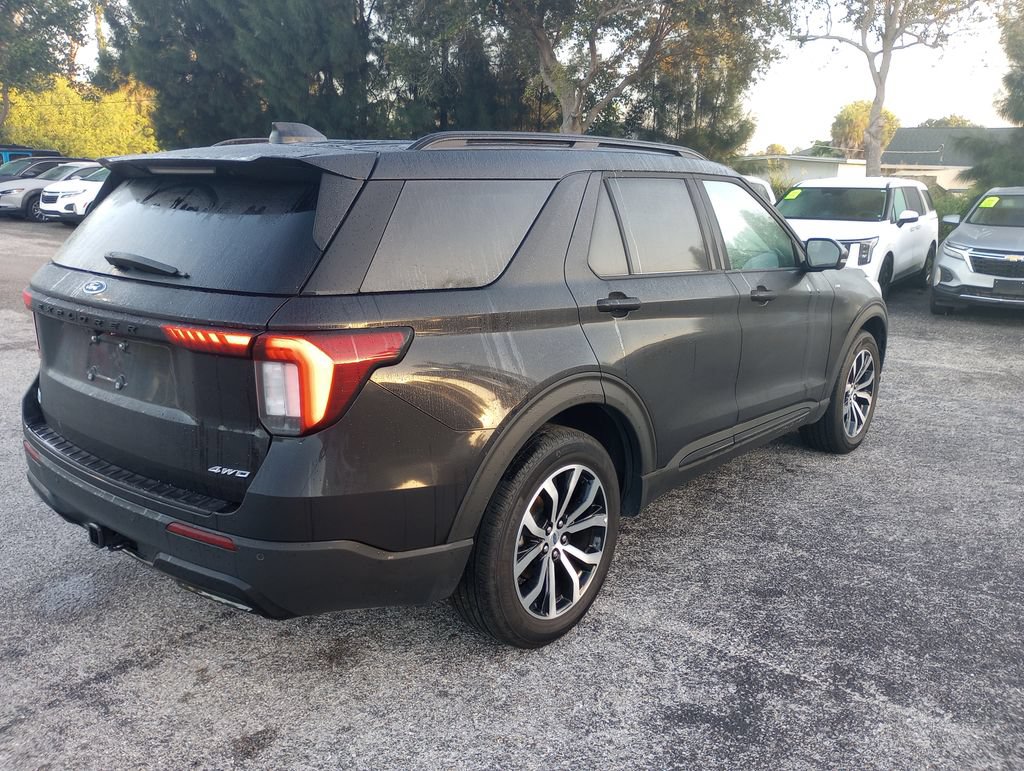 Certified 2025 Ford Explorer ST-Line AWD/4WD image 7