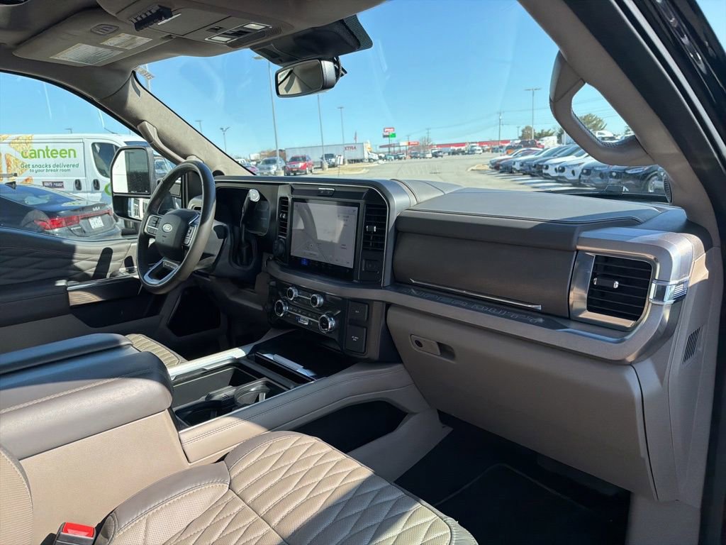 Certified 2025 Ford F450 Platinum w/ Platinum Plus Package image 23