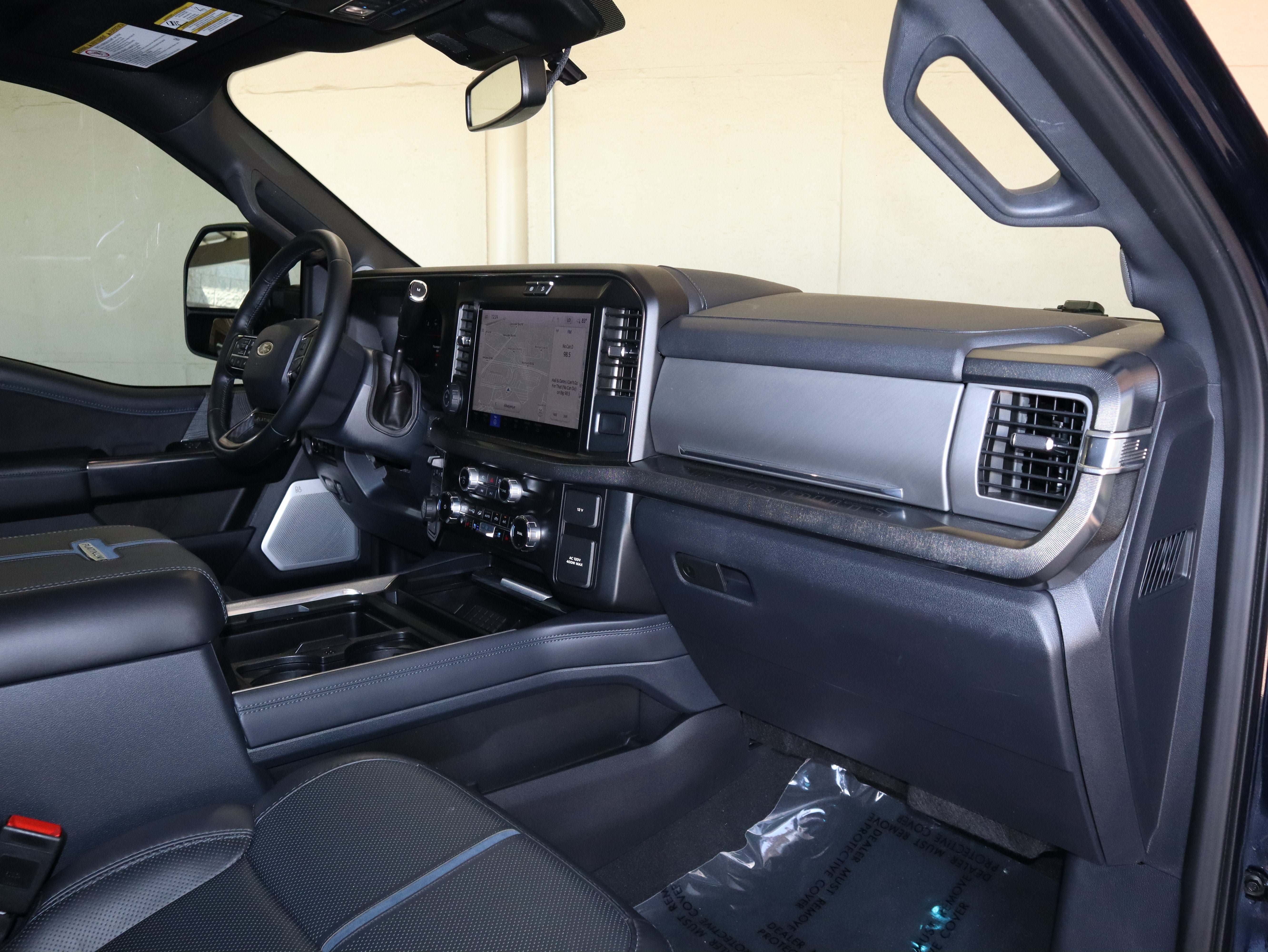 Certified 2025 Ford F250 Platinum w/ Tremor Off-Road Package AWD/4WD image 42