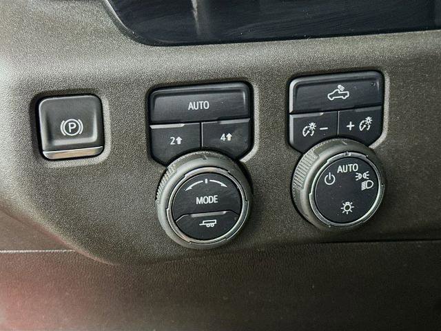 Used 2022 Chevrolet Silverado 1500 LT image 10