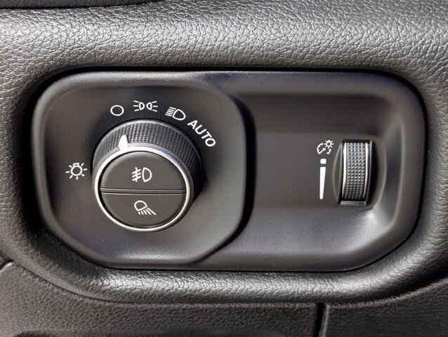 Used 2022 RAM 1500 Lone Star AWD/4WD image 12