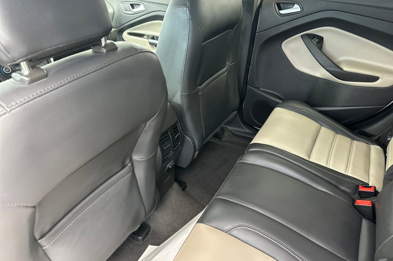 Certified 2019 Ford Escape SEL FWD image 12