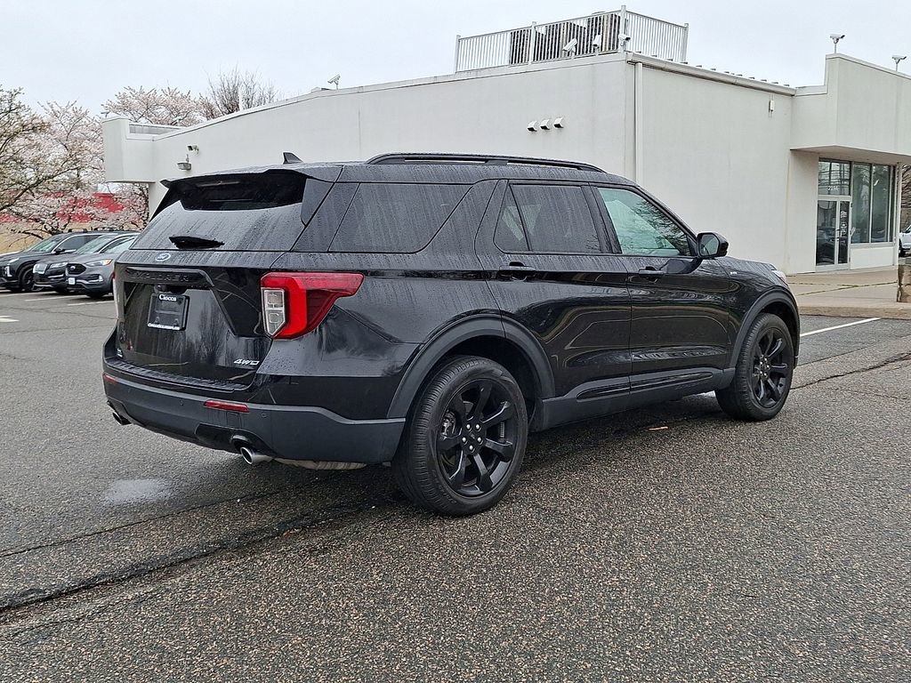 Certified 2023 Ford Explorer ST-Line image 9