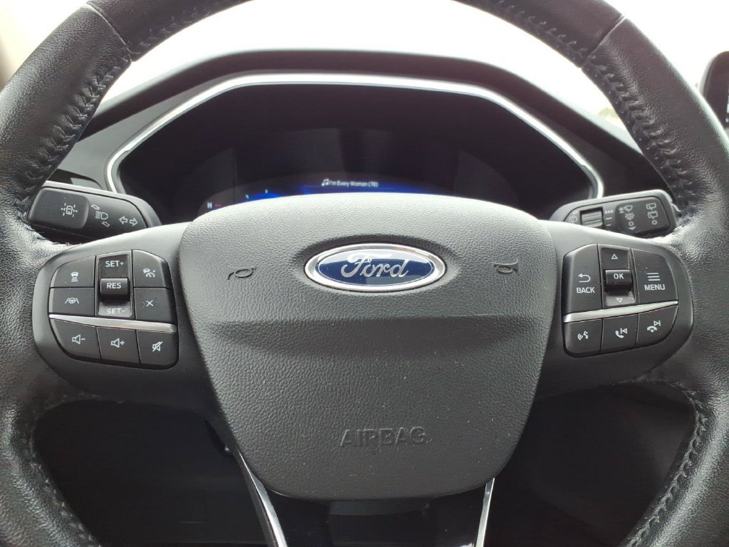Certified 2020 Ford Escape Titanium AWD/4WD image 21