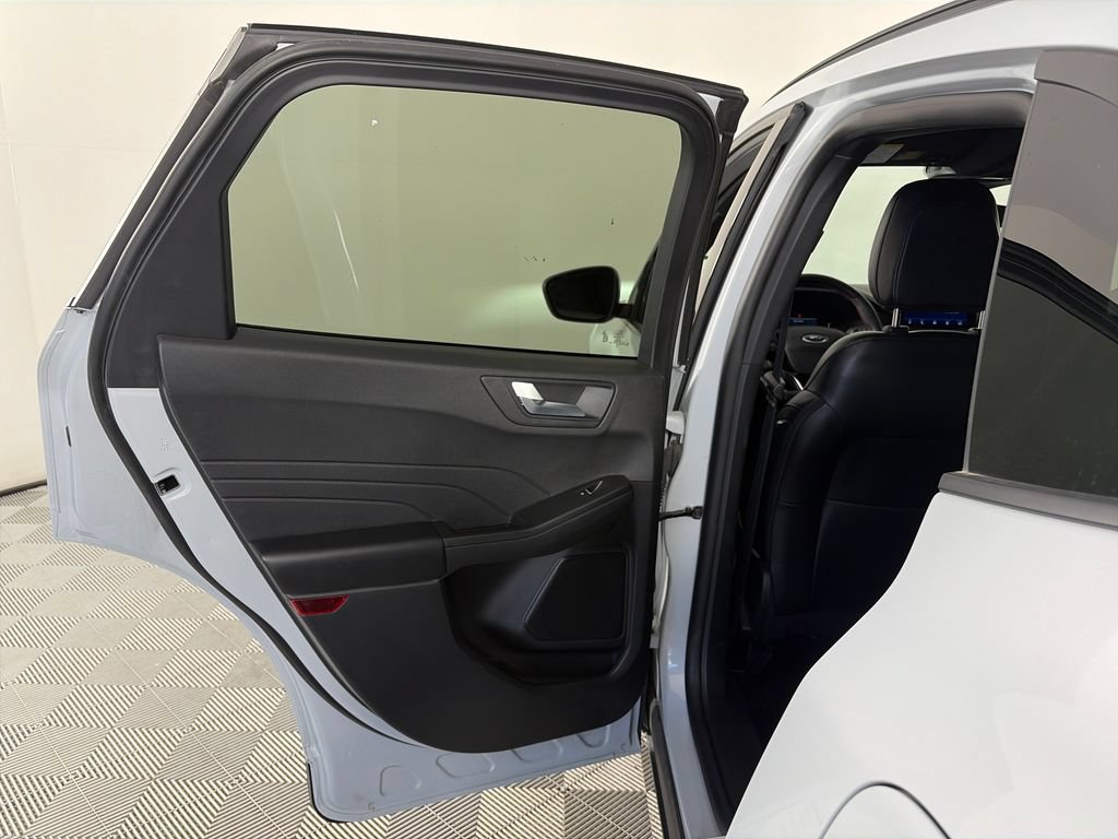 Certified 2025 Ford Escape ST-Line Select AWD/4WD image 12