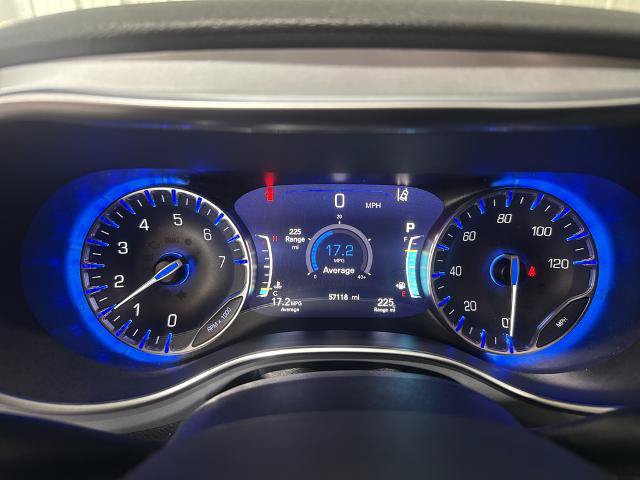 Used 2025 Chrysler Pacifica Limited FWD image 16