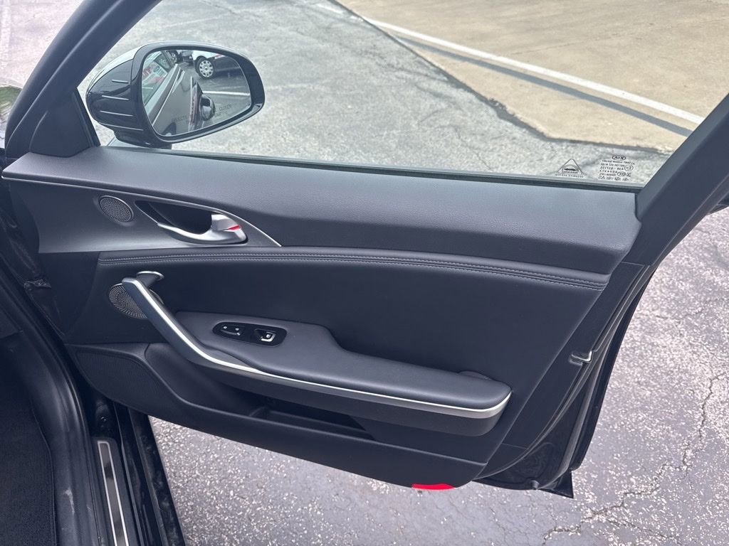 Used 2020 Kia Stinger GT1 AWD/4WD image 32