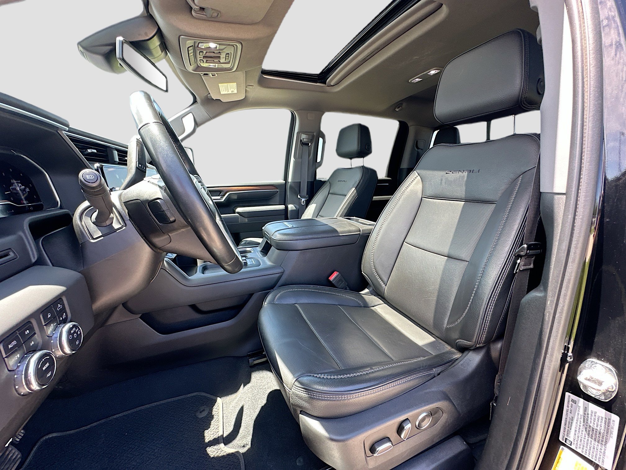 Used 2024 GMC Sierra 2500 Denali AWD/4WD image 22