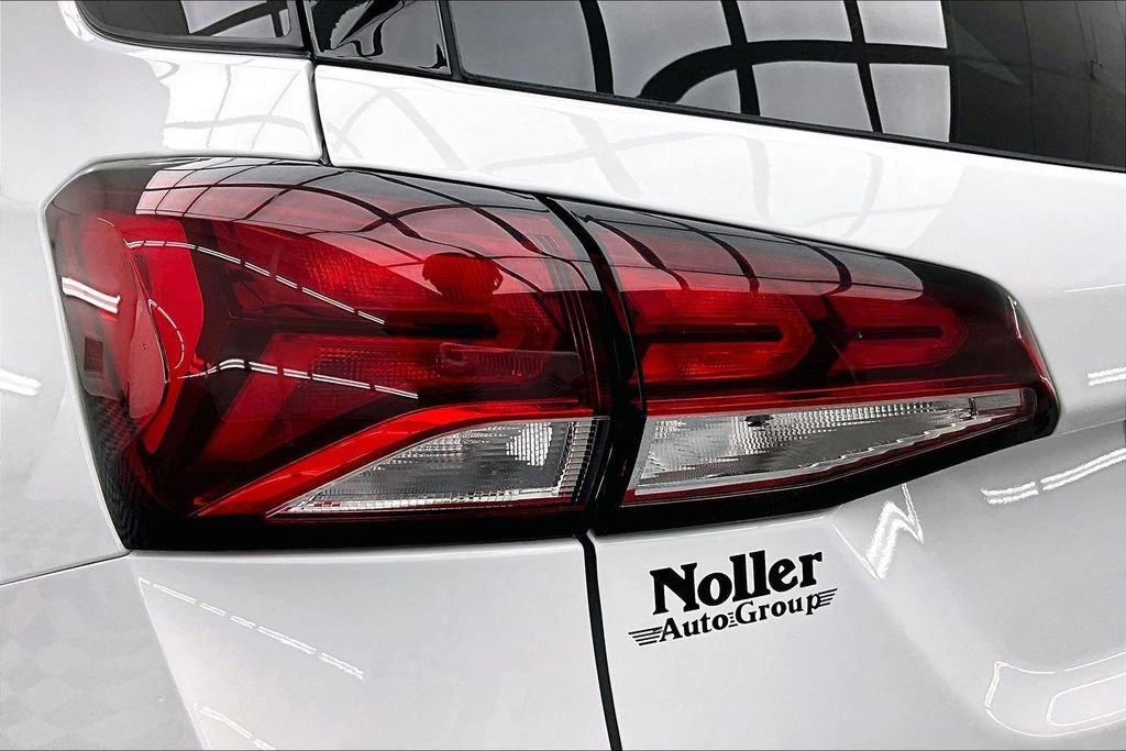 Used 2024 Chevrolet Equinox LT image 30