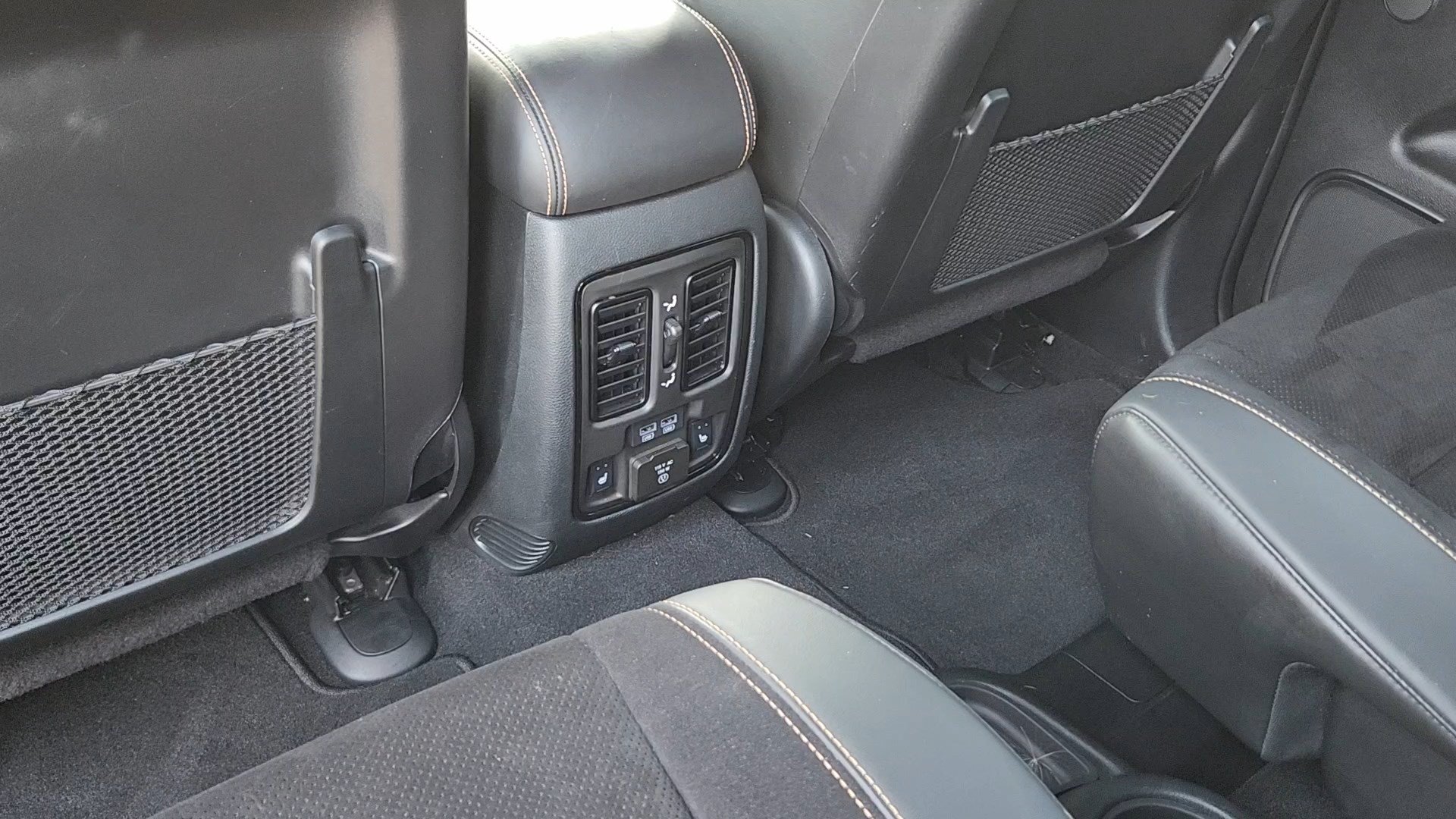 Used 2025 Dodge Durango R/T AWD/4WD image 18