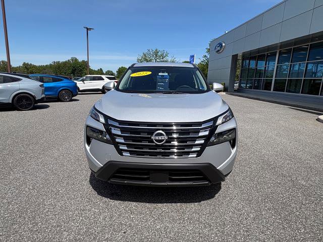 Used 2025 Nissan Rogue SV FWD image 8