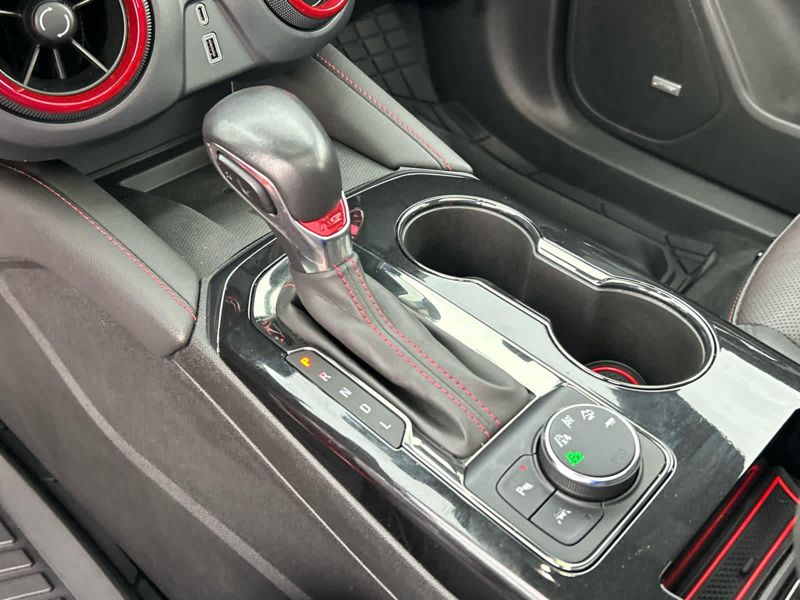 Used 2022 Chevrolet Blazer RS w/ Enhanced Convenience Package image 39