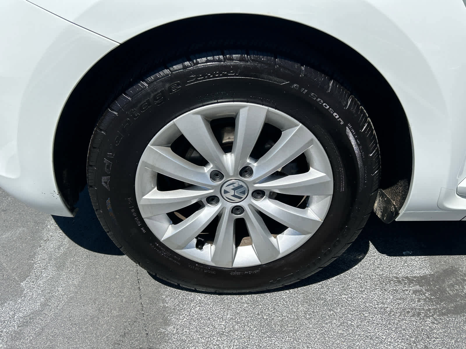 Used 2018 Volkswagen Beetle 2.0T S image 15