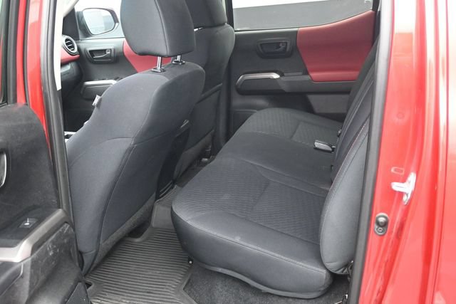Used 2021 Toyota Tacoma SR5 AWD/4WD image 5