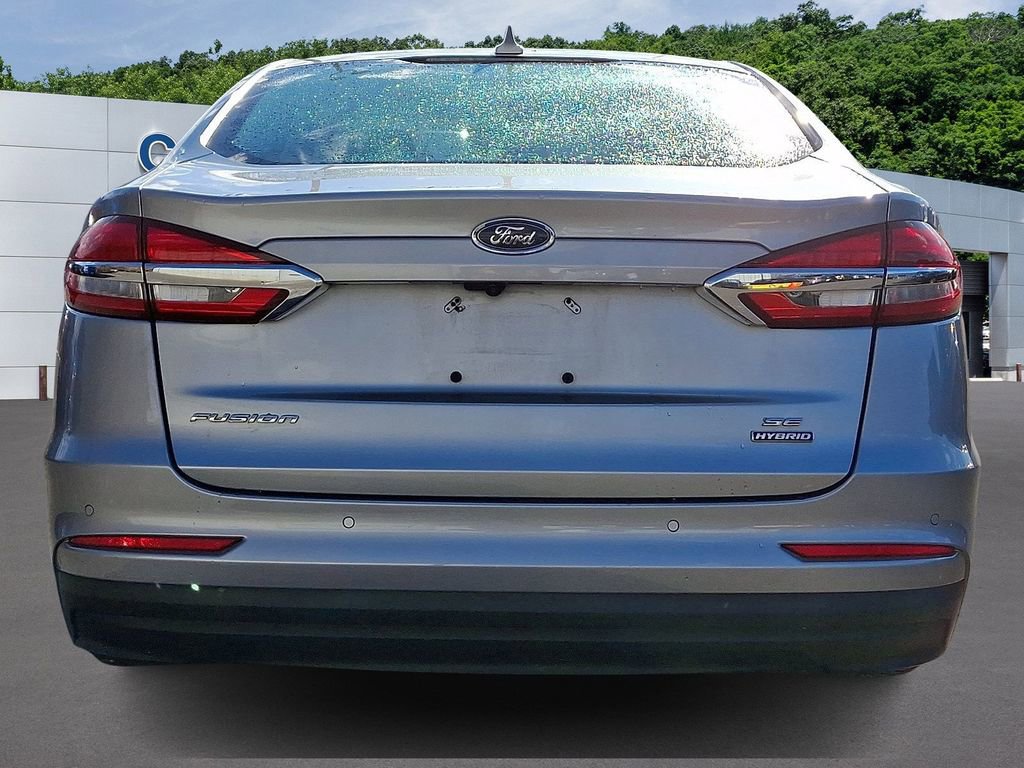 Certified 2020 Ford Fusion SE image 3