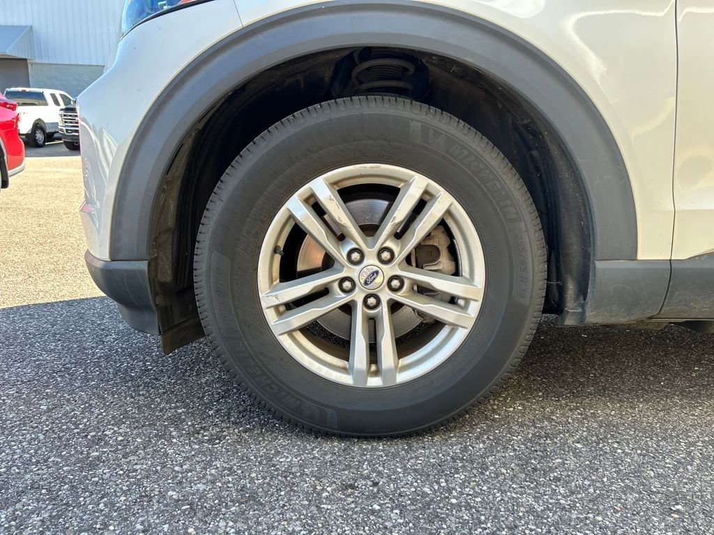 Certified 2021 Ford Explorer XLT w/ Equipment Group 202A image 7