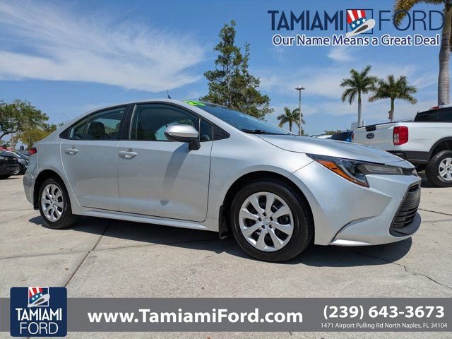 Used 2025 Toyota Corolla LE image 6