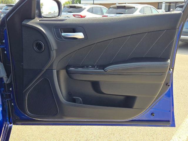 Used 2021 Dodge Charger SXT w/ Blacktop Package image 8