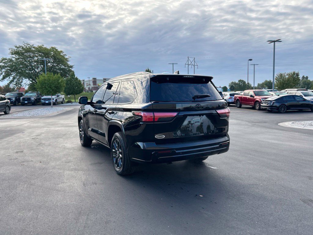 Used 2024 Toyota Sequoia Platinum AWD/4WD image 8