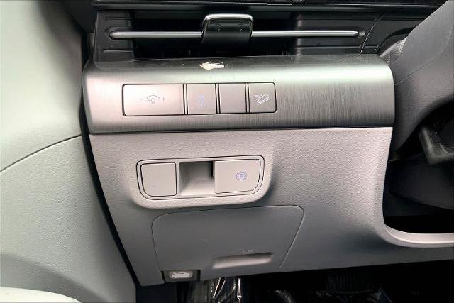Used 2025 Hyundai Kona SEL AWD/4WD image 33