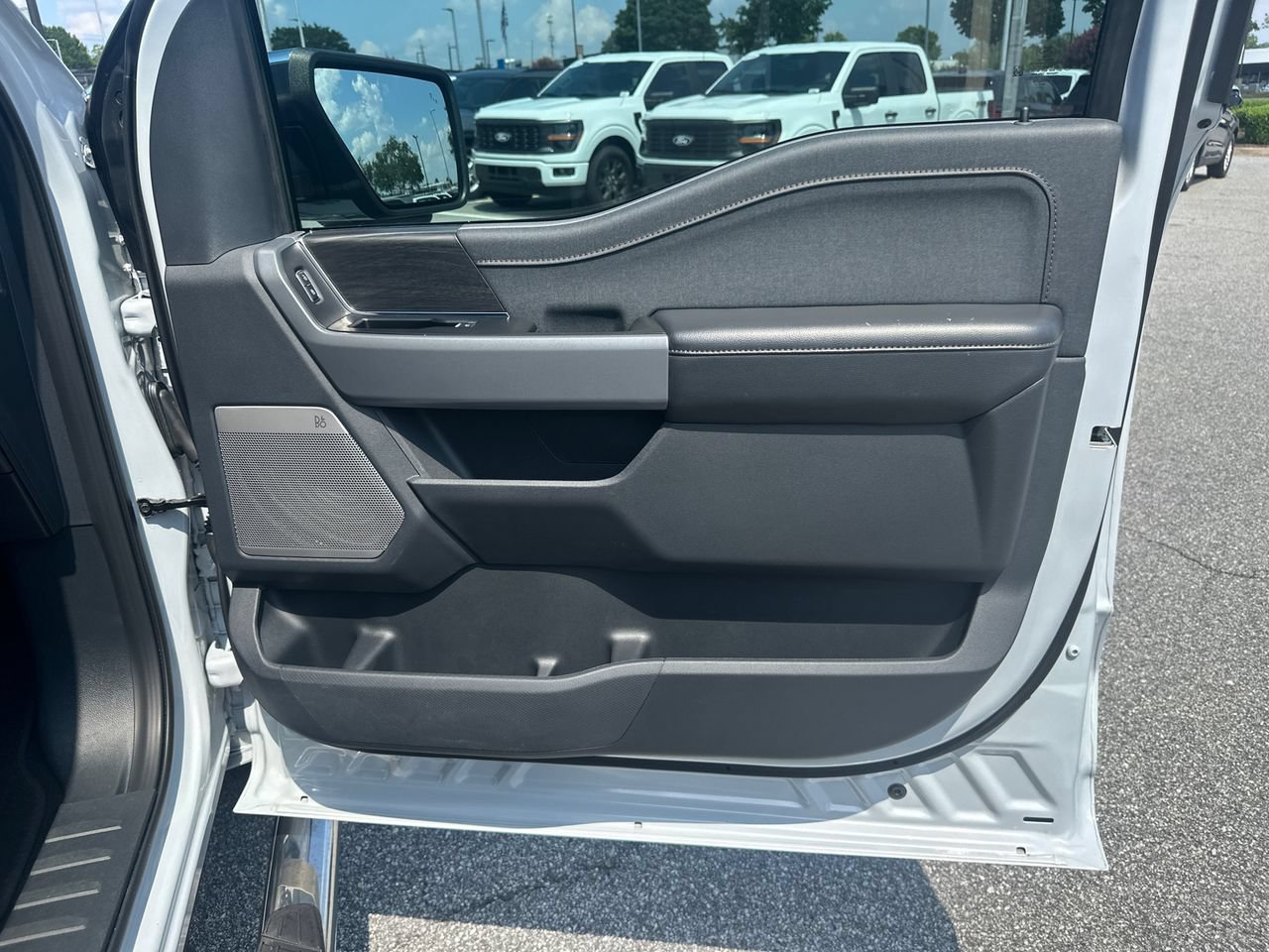 Certified 2025 Ford F150 Lariat AWD/4WD image 16