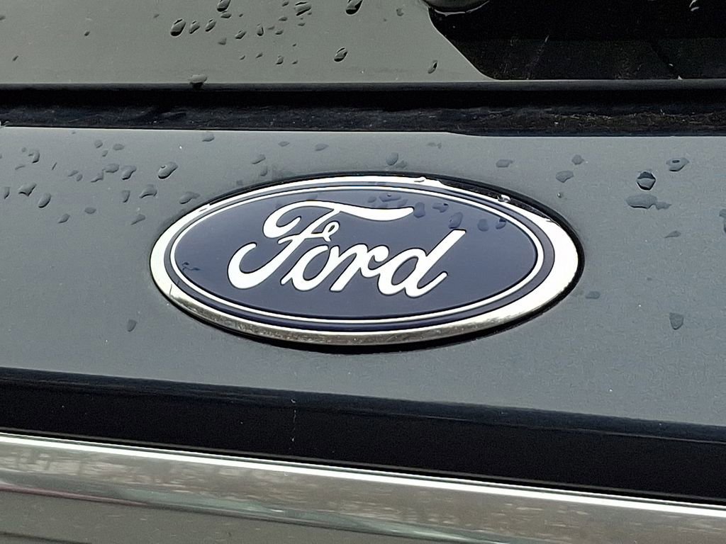 Certified 2023 Ford Explorer Platinum w/ Technology Package image 31