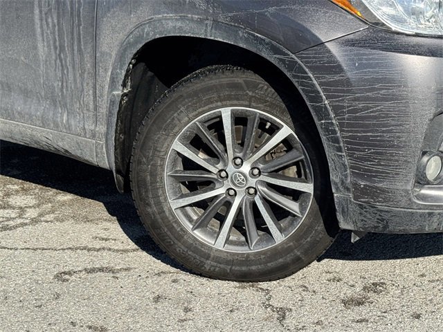 Used 2019 Toyota Highlander XLE image 35