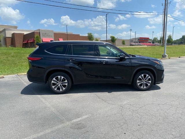 Used 2022 Toyota Highlander XLE FWD image 8