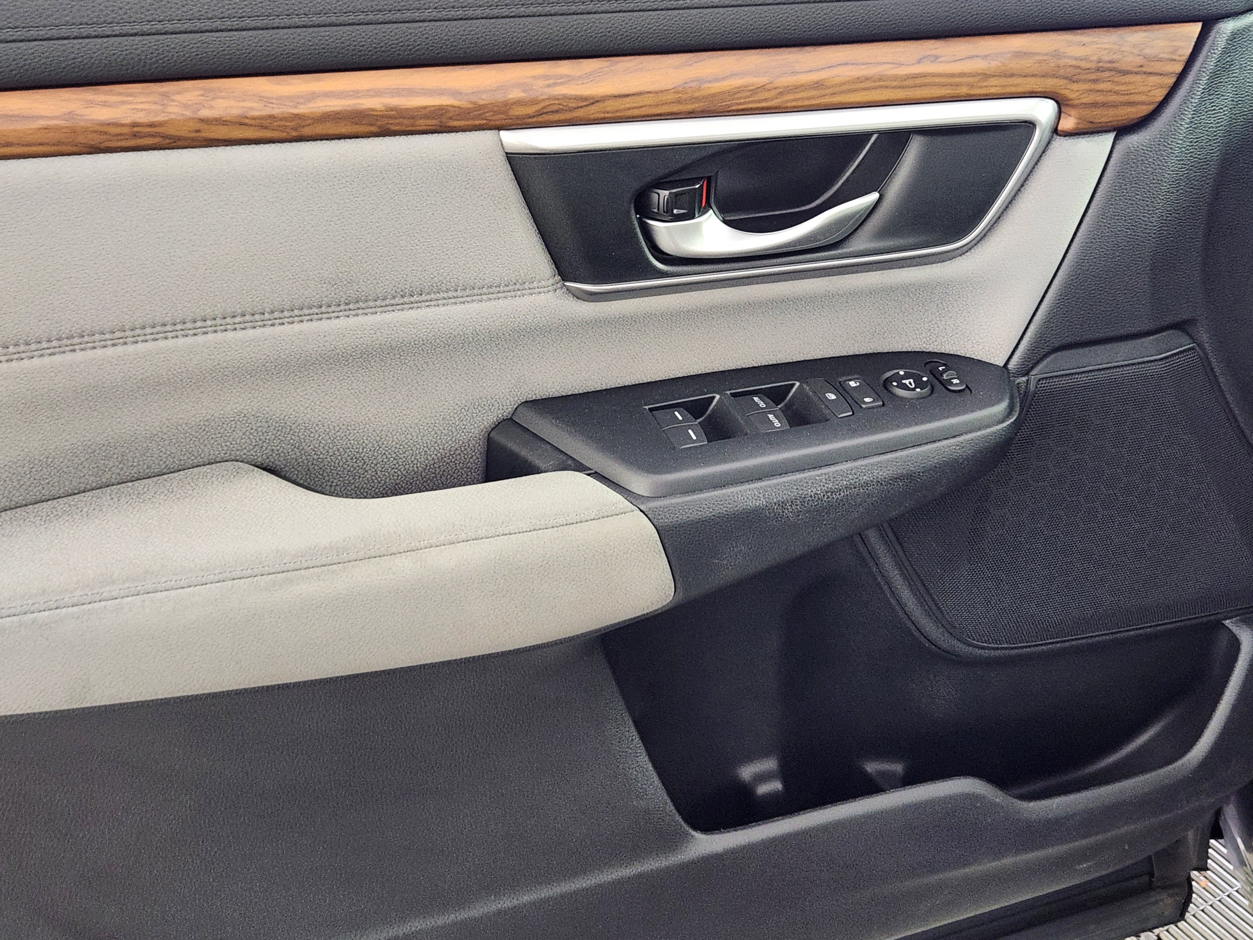 Used 2019 Honda CR-V EX image 16