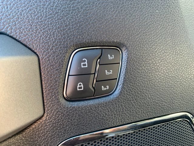 Certified 2022 Ford F350 Platinum AWD/4WD image 21