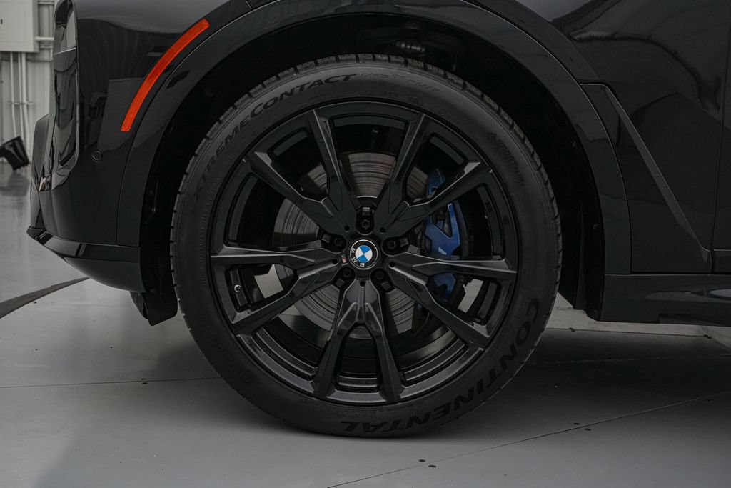 Used 2024 BMW X7 xDrive40i w/ M Sport Package AWD/4WD image 10