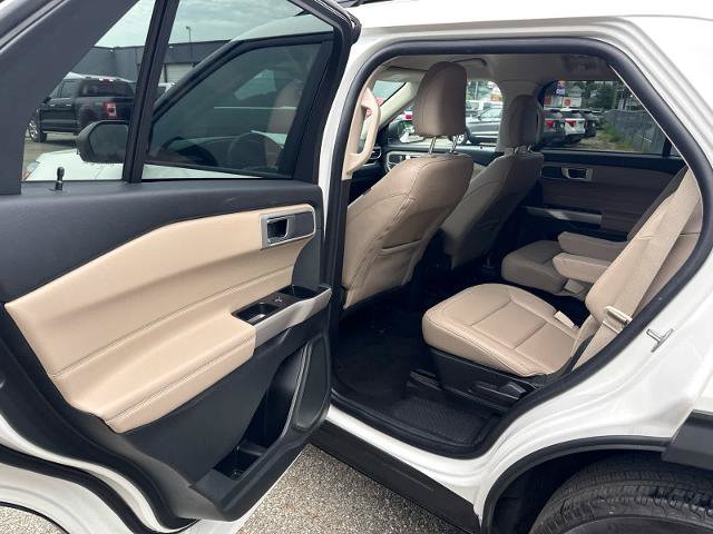 Certified 2023 Ford Explorer XLT w/ Equipment Group 202A AWD/4WD image 7
