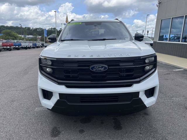 Certified 2025 Ford Expedition Active AWD/4WD image 2