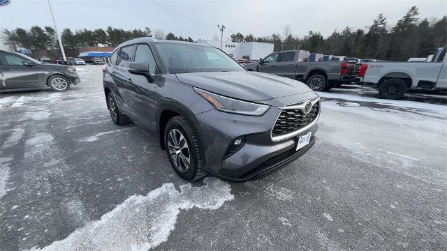 Used 2021 Toyota Highlander XLE image 9