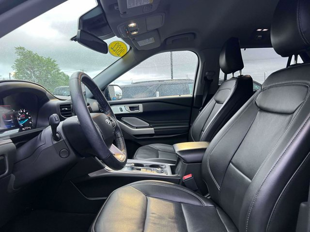Certified 2022 Ford Explorer Limited w/ Limited Technology Package AWD/4WD image 17