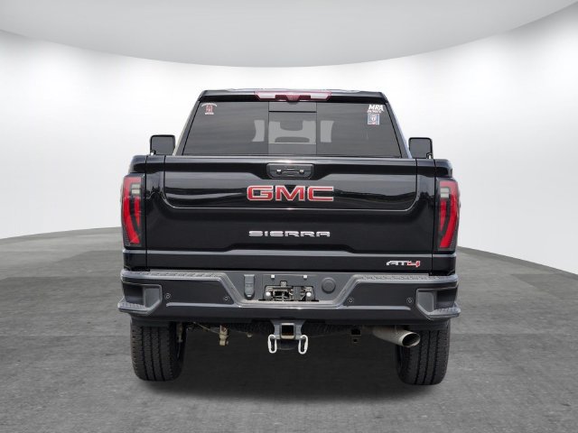 Used 2024 GMC Sierra 2500 AT4 w/ Technology Package AWD/4WD image 4