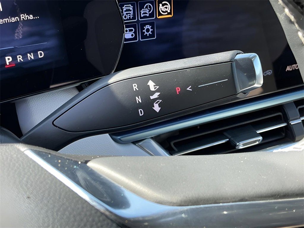 Used 2025 Chevrolet Equinox EV LT image 36