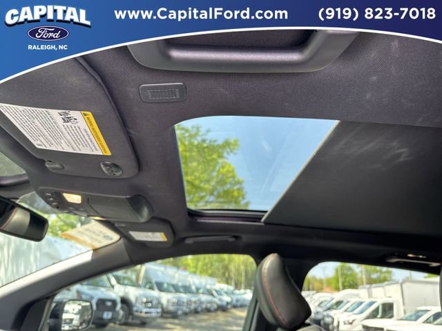 Certified 2022 Ford Edge ST-Line w/ Class II Trailer Tow Package image 24