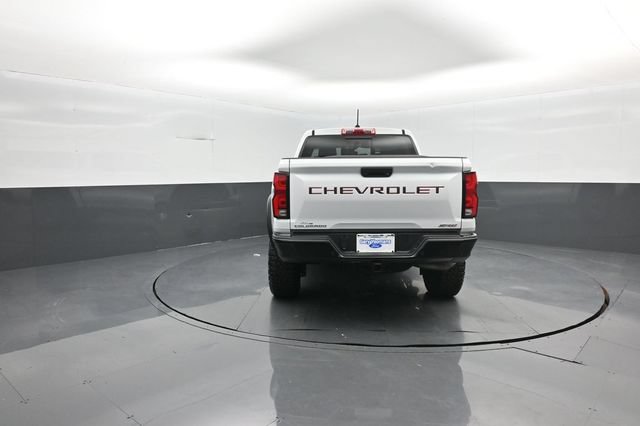 Used 2024 Chevrolet Colorado ZR2 w/ Safety Package AWD/4WD image 6