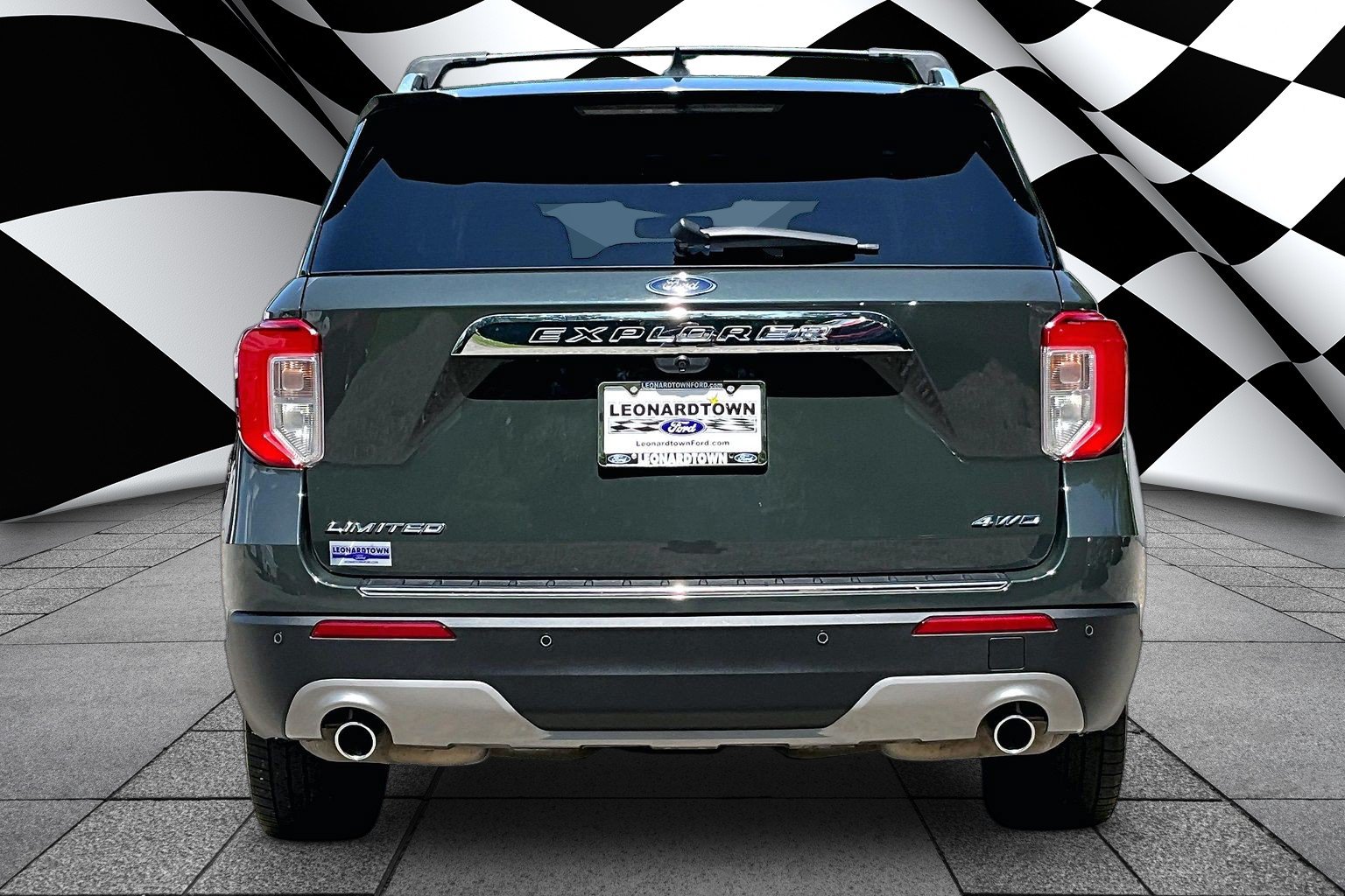 Certified 2022 Ford Explorer Limited w/ Equipment Group 301A AWD/4WD image 4