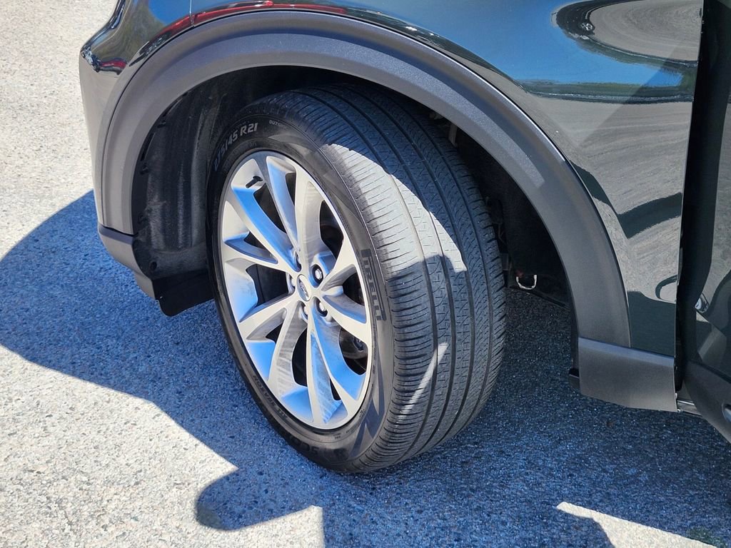 Certified 2022 Ford Explorer Platinum w/ Equipment Group 601A AWD/4WD image 37