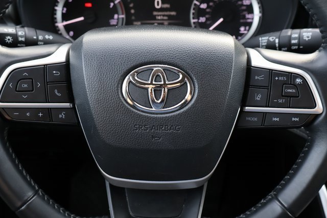 Used 2024 Toyota Highlander LE image 33
