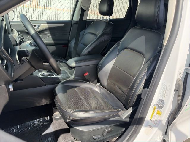 Certified 2022 Ford Escape SEL FWD image 12