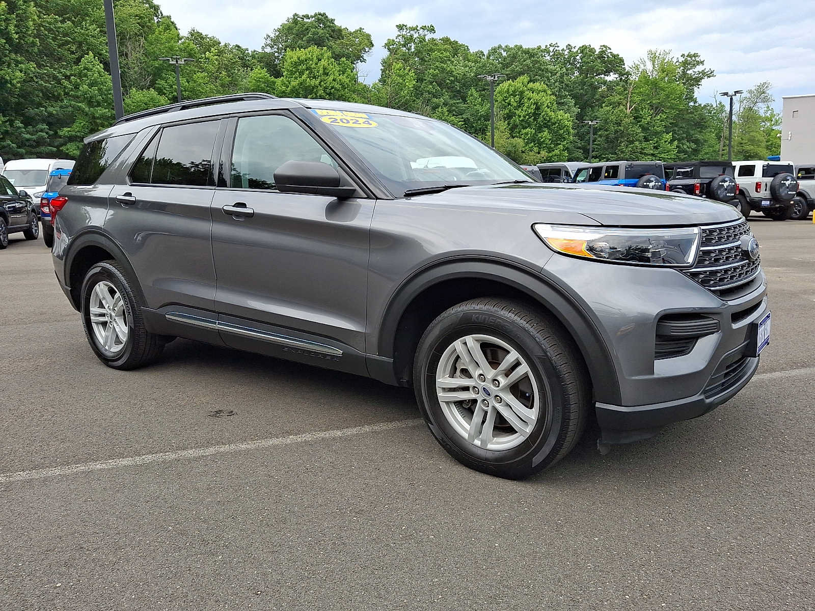 Certified 2024 Ford Explorer XLT AWD/4WD image 9