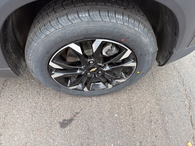 Used 2023 Chevrolet TrailBlazer LT w/ Convenience Package FWD image 9
