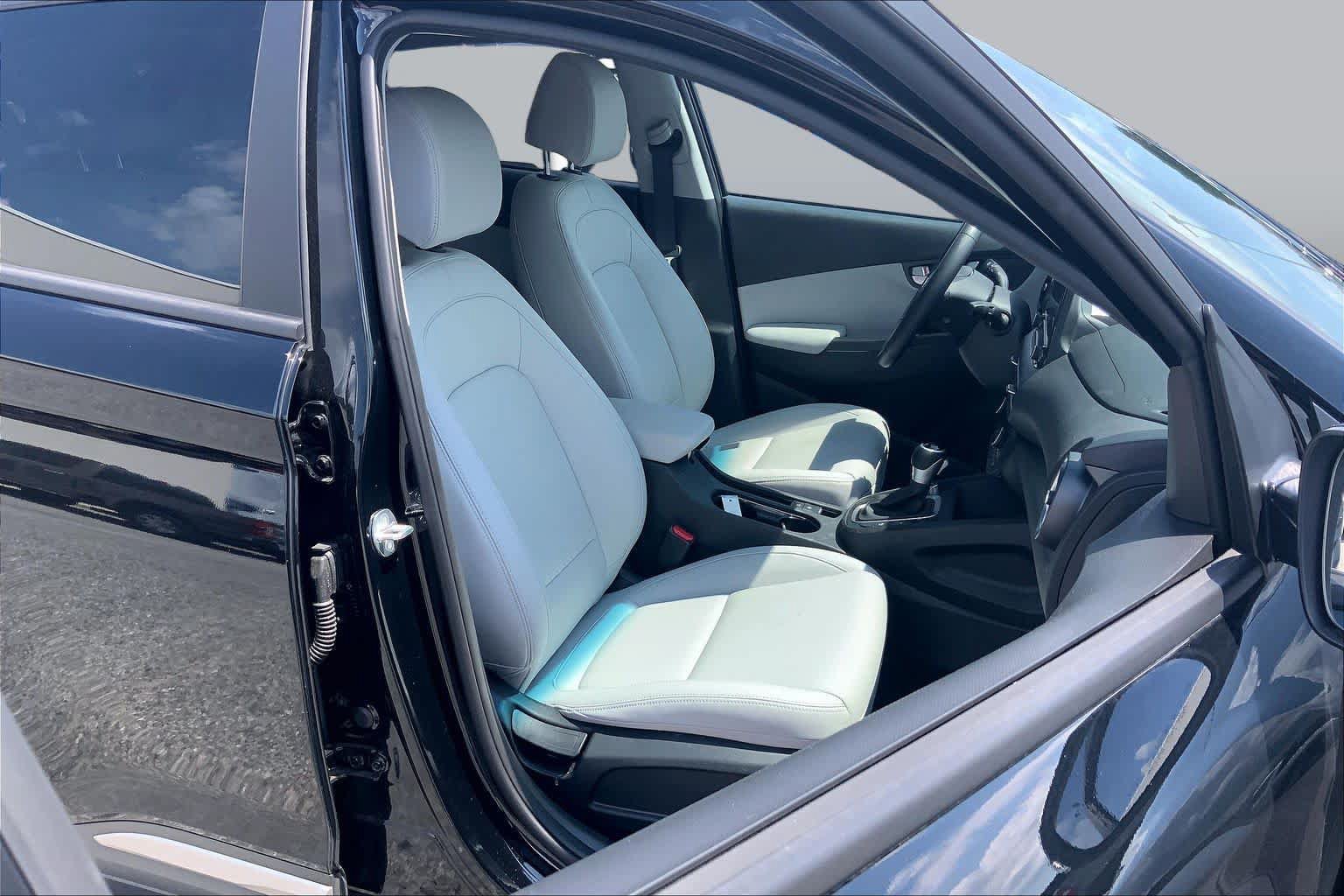 Used 2023 Hyundai Kona Limited FWD image 9